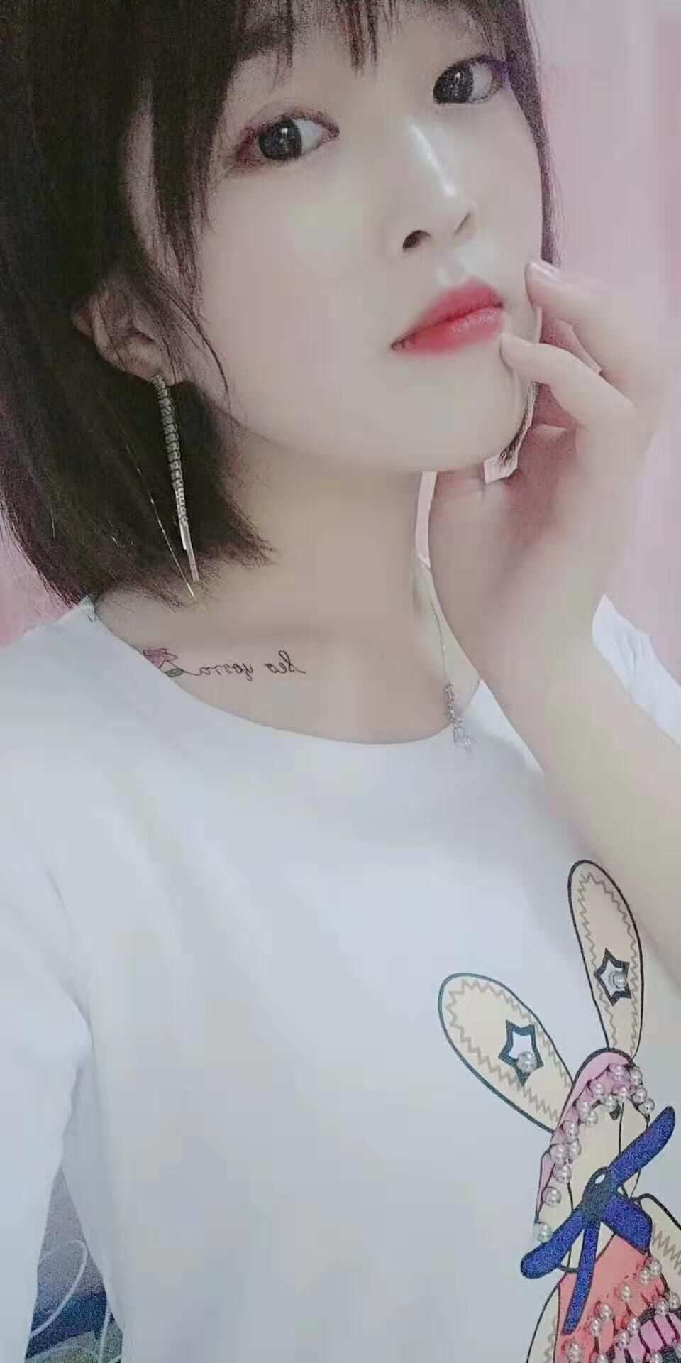 重庆年轻漂亮，性感的丝袜小Sao货